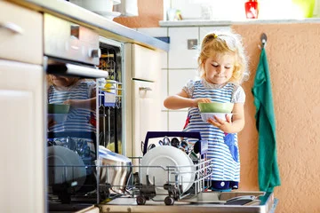 7 Reasons moms fail to delegate chores (& what to do)