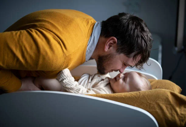 10 Easy Ways for Dad to Bond with Baby